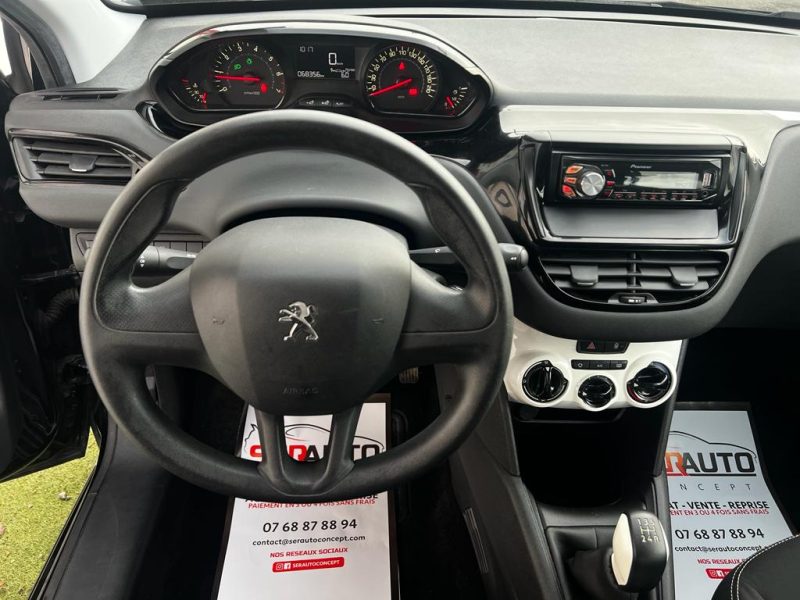 PEUGEOT 208 2015