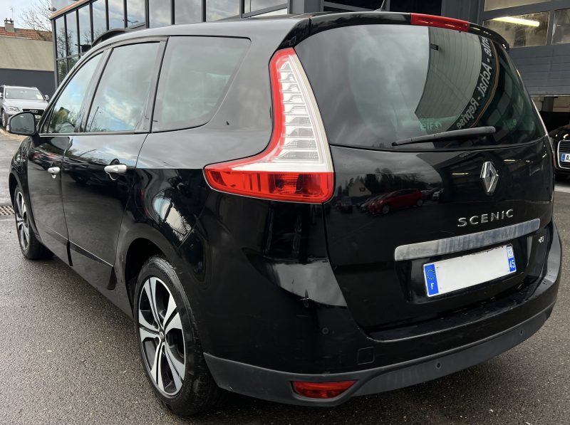 RENAULT GRAND SCENIC 3 III BOSE 1.9 DCI 130 Cv 7 PLACES / TOIT PANORAMIQUE GPS BLUETOOTH - GARANTIE 