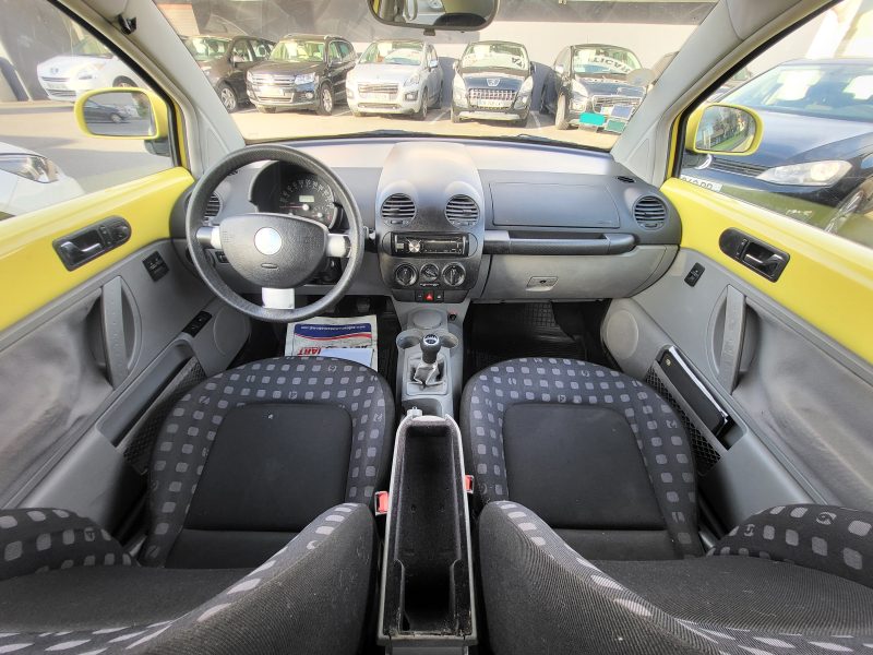 VOLKSWAGEN NEW BEETLE 2.0i 115 CV CONFORT