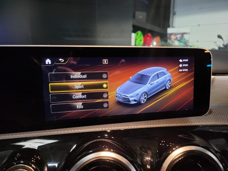 MERCEDES CLASSE A 180 136cv AMG Line 7G-DCT // APPLE CARPLAY/SIEGES CHAUFFANT/CAMERA DE RECUL