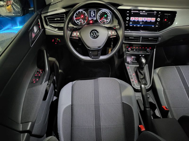 VOLKSWAGEN POLO VI 1.0 TSI 95cv R-Line 1ère Main // APPLE CARPLAY/ANDROID AUTO/CAMERA DE RECUL