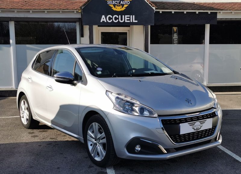 PEUGEOT 208 1.2 110 ch ALLURE BUSINESS BVM6 PREMIERE MAIN 