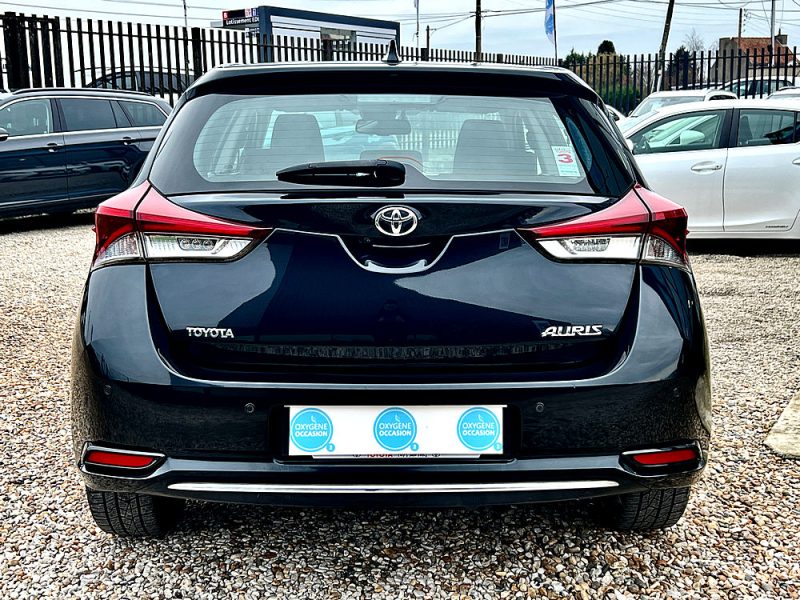 TOYOTA AURIS DYNAMIC BUSINESS 2015