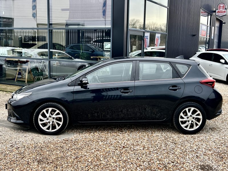 TOYOTA AURIS DYNAMIC BUSINESS 2015