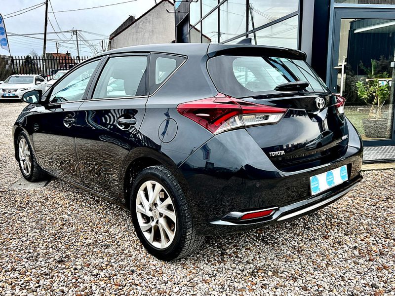 TOYOTA AURIS DYNAMIC BUSINESS 2015