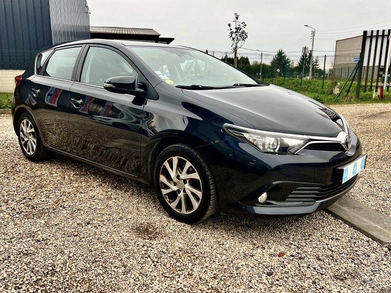 TOYOTA AURIS DYNAMIC BUSINESS 2015