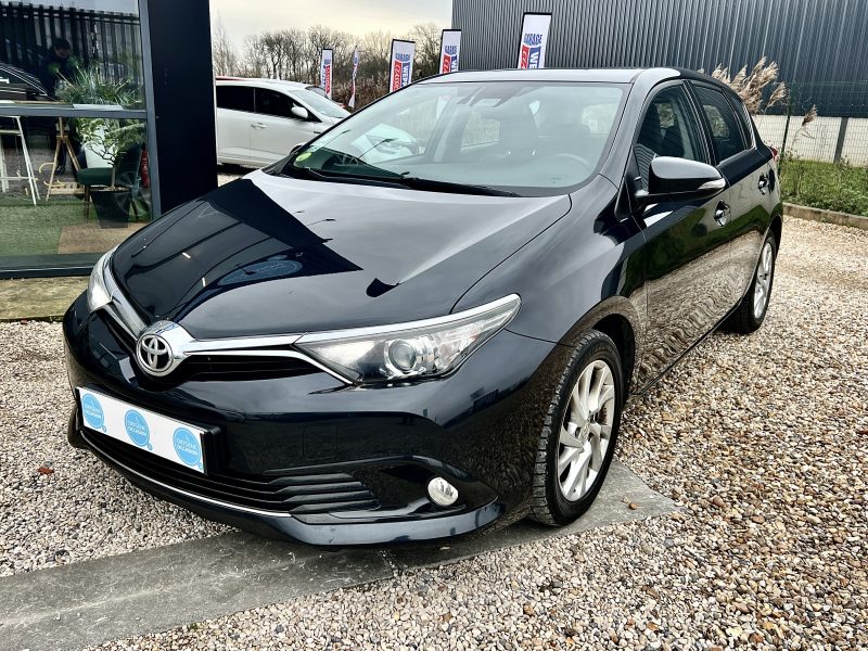 TOYOTA AURIS DYNAMIC BUSINESS 2015