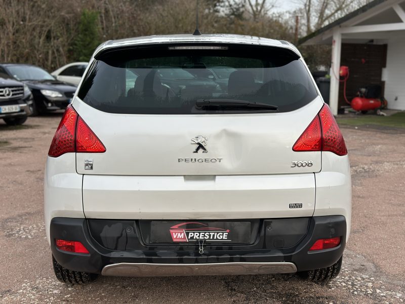 PEUGEOT 3008 2013