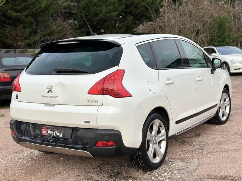 PEUGEOT 3008 2013