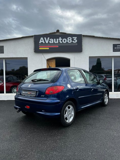 PEUGEOT  206 1.4i 75cv / Distribution Neuve / CT OK / Révisée 