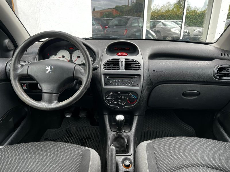 PEUGEOT  206 1.4i 75cv / Distribution Neuve / CT OK / Révisée 