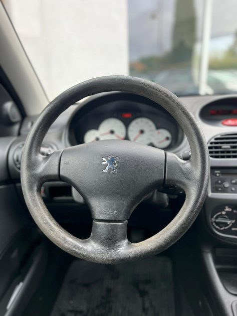 PEUGEOT  206 1.4i 75cv / Distribution Neuve / CT OK / Révisée 