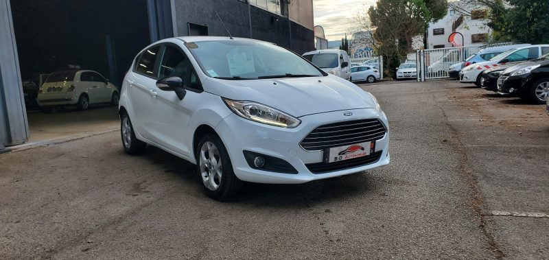 Ford Fiesta VI Phase 2 1.5 TDCi 75 FAP Titanium, *Attelage remorque*, *Crit'Air 2*