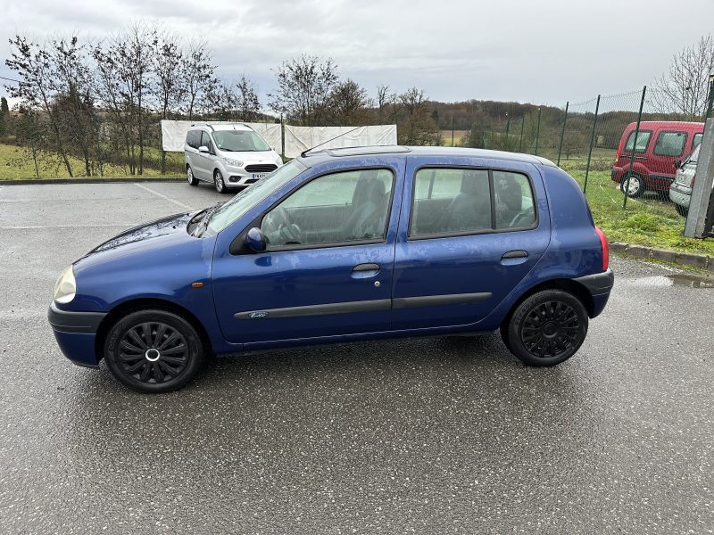 RENAULT CLIO II 2001