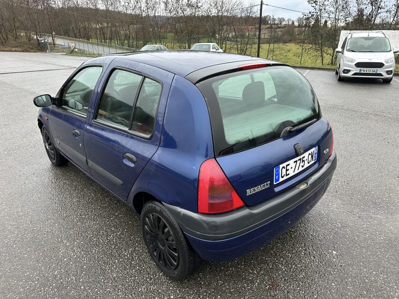 RENAULT CLIO II 2001