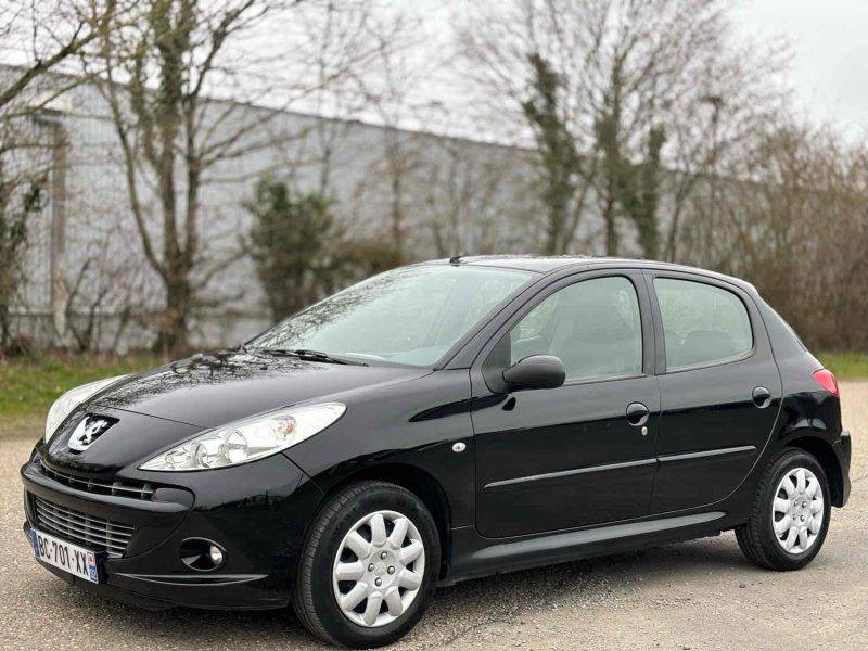 PEUGEOT 206+ 1.4 i 75 CH TRENDY GARANTIE 6 MOIS 