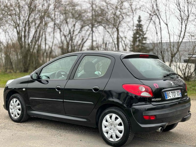 PEUGEOT 206+ 1.4 i 75 CH TRENDY GARANTIE 6 MOIS 