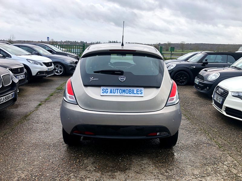 LANCIA YPSILON 2013