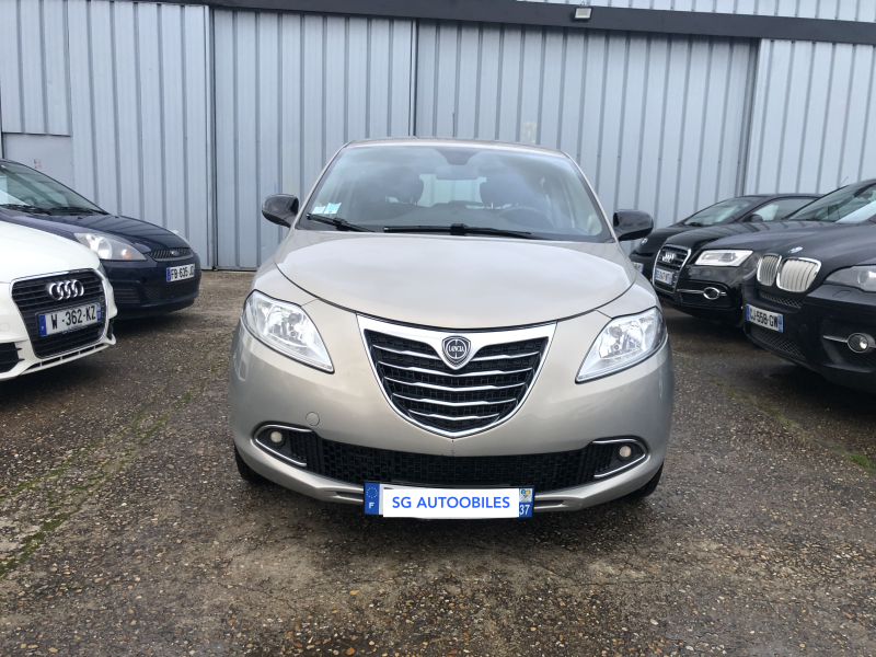 LANCIA YPSILON 2013