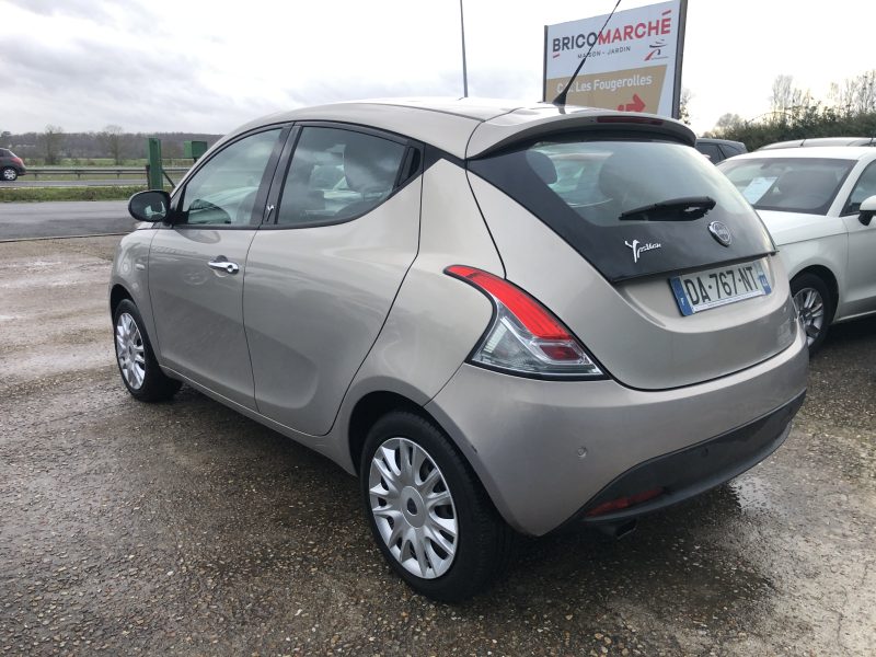 LANCIA YPSILON 2013