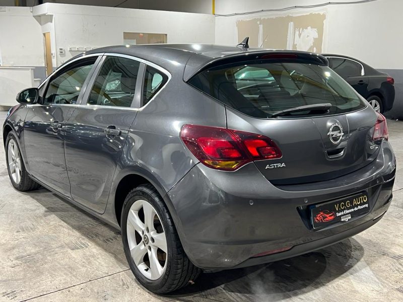 OPEL ASTRA J 2010