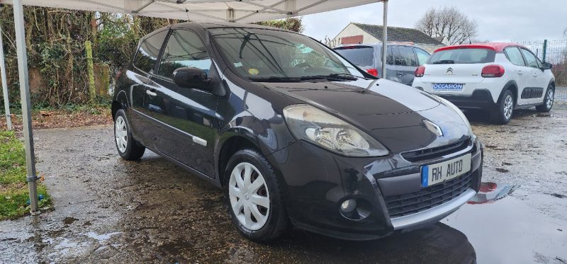 RENAULT CLIO III 1.5 dCi DYNAMIQUE 85cv TOMTOM