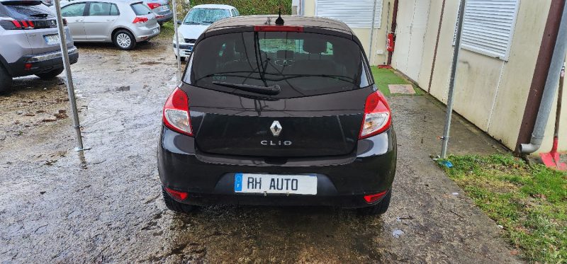 RENAULT CLIO III 1.5 dCi DYNAMIQUE 85cv TOMTOM