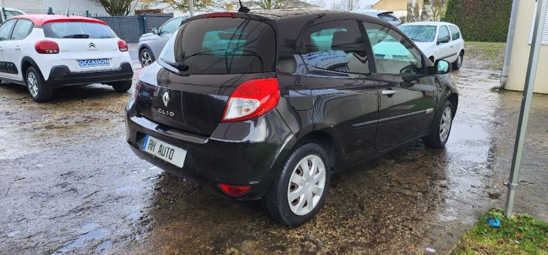 RENAULT CLIO III 1.5 dCi DYNAMIQUE 85cv TOMTOM