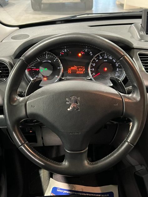 PEUGEOT 3008 Monospace 2013