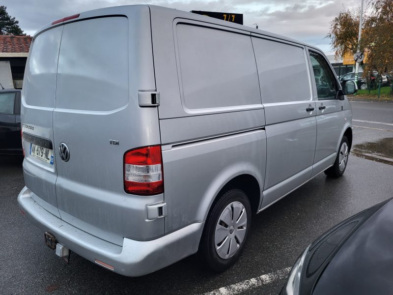 VOLKSWAGEN TRANSPORTER FOURGON T5 PHASE II 2.0 TDI 140 CV