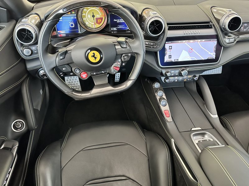 FERRARI GTC4 Lusso V12