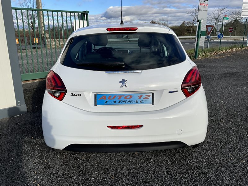 PEUGEOT 208  2017