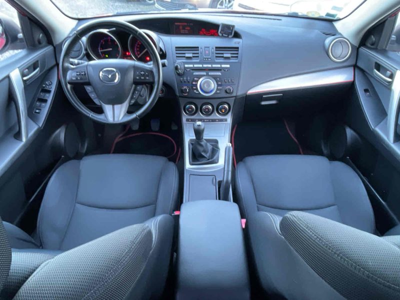 MAZDA 3 2010