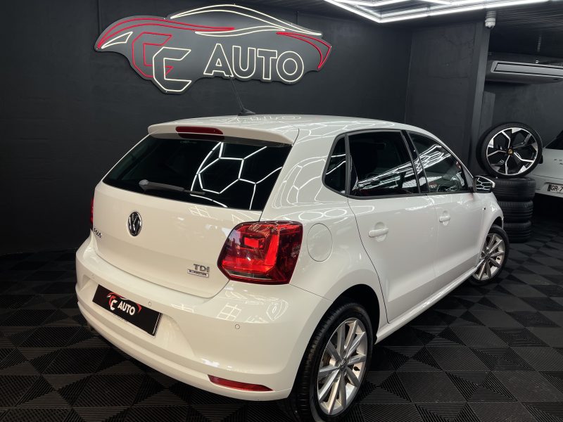 VOLKSWAGEN POLO V 2015