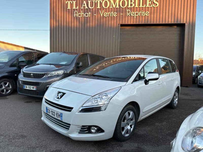 PEUGEOT 5008 2013