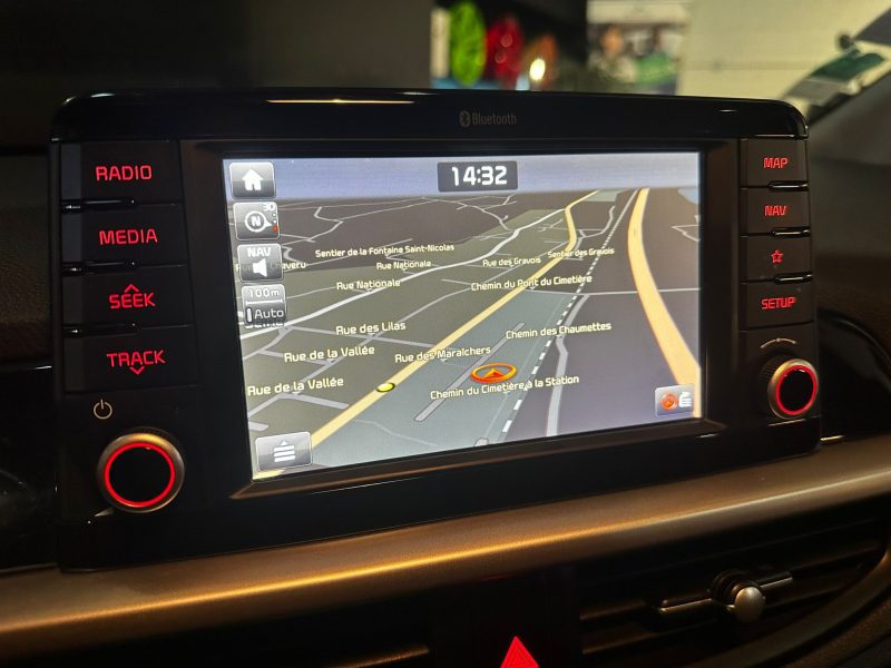 1.0 67 CV LOUNGE / CARPLAY / CAMERA AR / REGULATEUR 