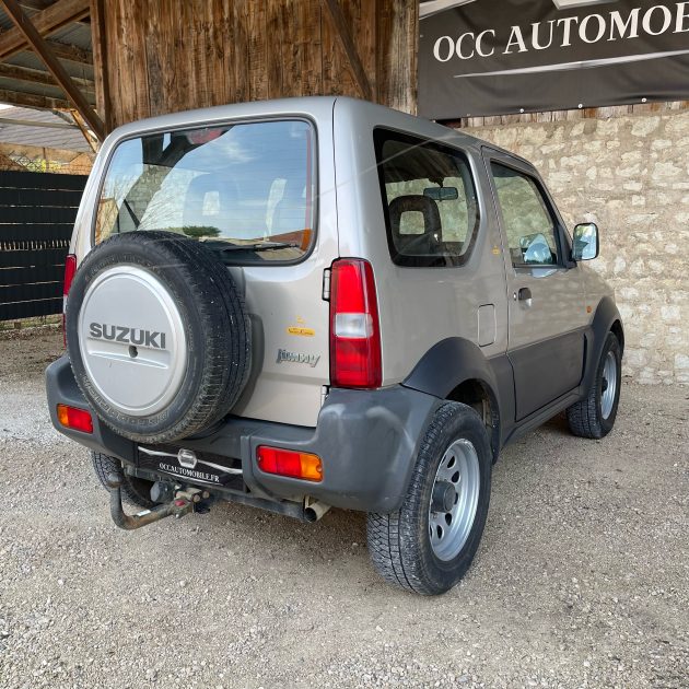 SUZUKI JIMNY Véhicule tout terrain fermé 2008