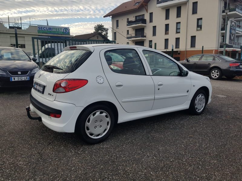 PEUGEOT 206 + 1.4i 75CV GENERATION