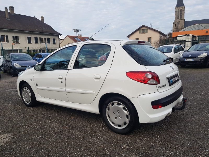 PEUGEOT 206 + 1.4i 75CV GENERATION