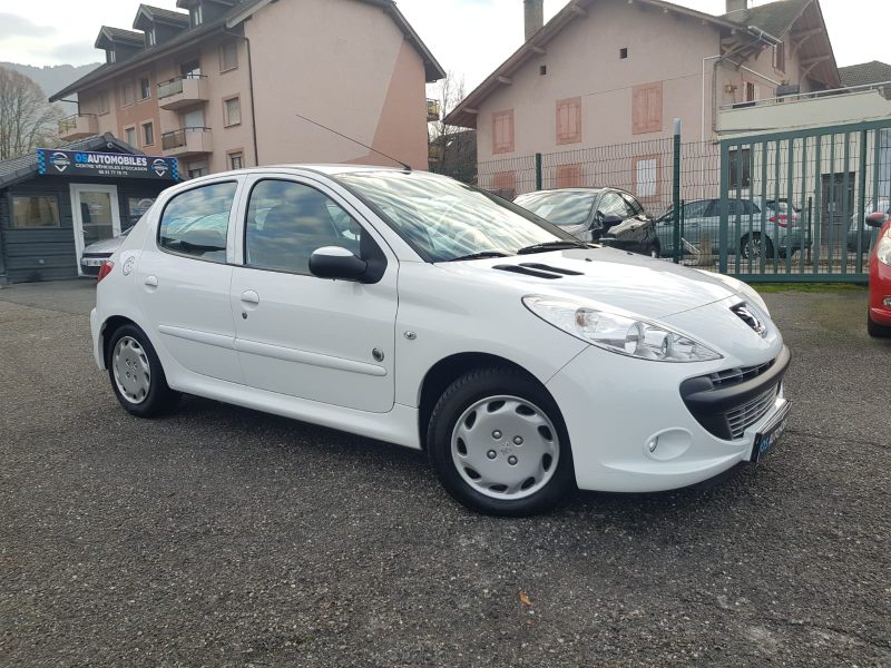 PEUGEOT 206 + 1.4i 75CV GENERATION