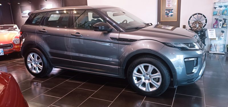 LAND ROVER RANGE ROVER EVOQUE 2.0 TD4 4x4 SE DYNAMIC 150cv Toit pano, sièges chauffants...