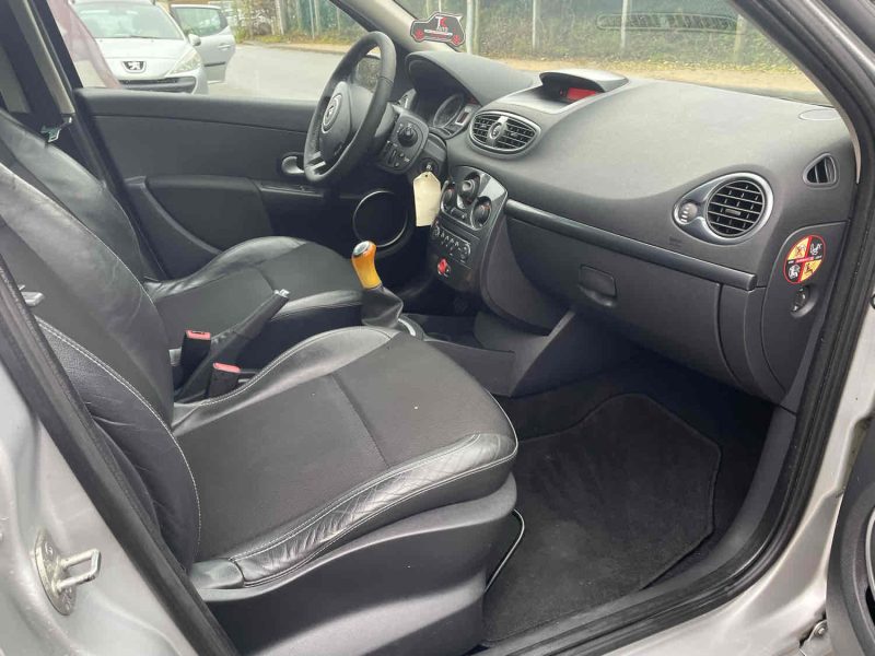 RENAULT CLIO III 1.2i 16V 100CV