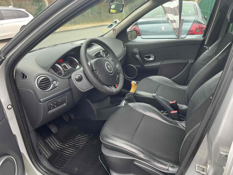 RENAULT CLIO III 1.2i 16V 100CV