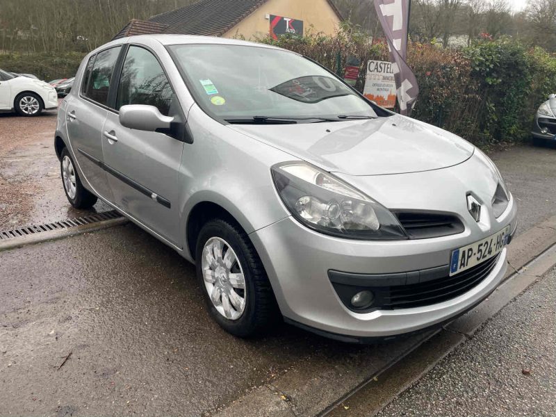 RENAULT CLIO III 1.2i 16V 100CV