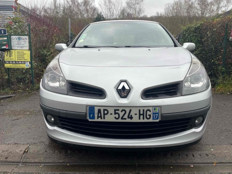 RENAULT CLIO III 1.2i 16V 100CV