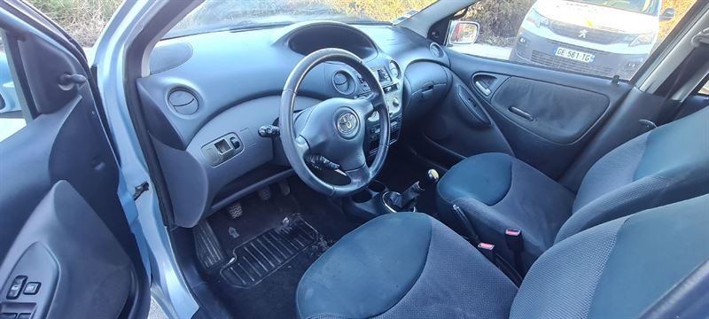 TOYOTA YARIS 2005