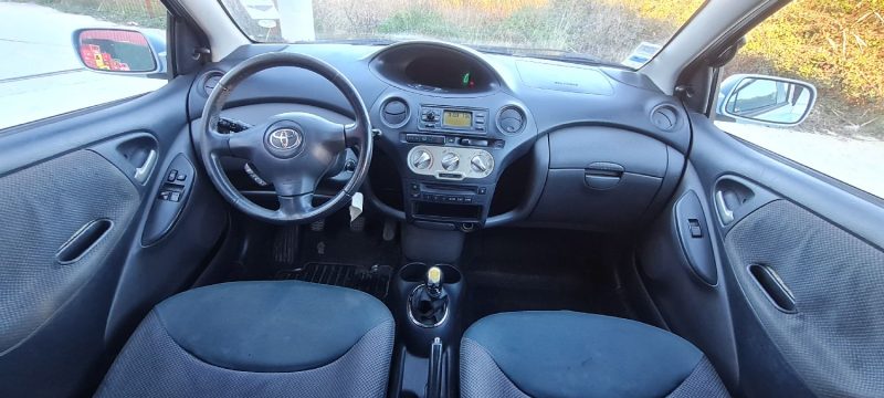 TOYOTA YARIS 2005