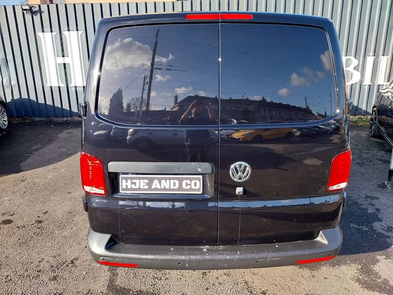 VOLKSWAGEN TRANSPORTER 2022