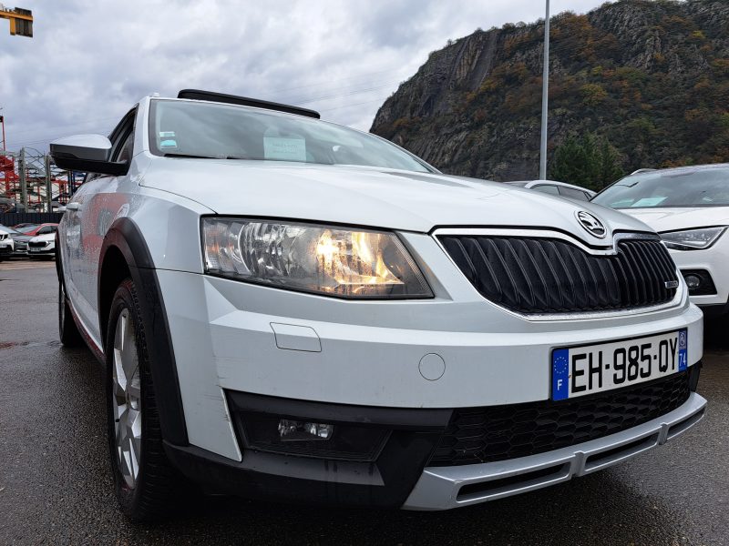 Skoda Octavia Combi 2.0 TDI 184CV Scout 4x4 DSG Toit Ouvrant Panoramique