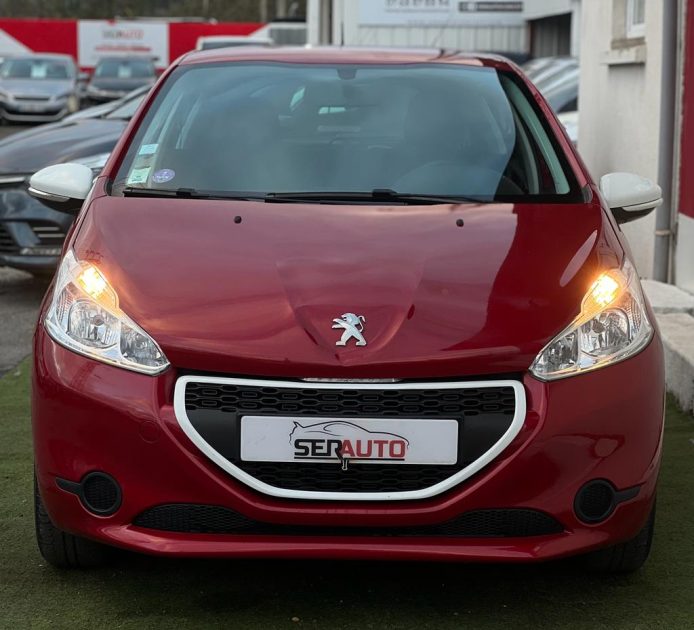 PEUGEOT 208 2014